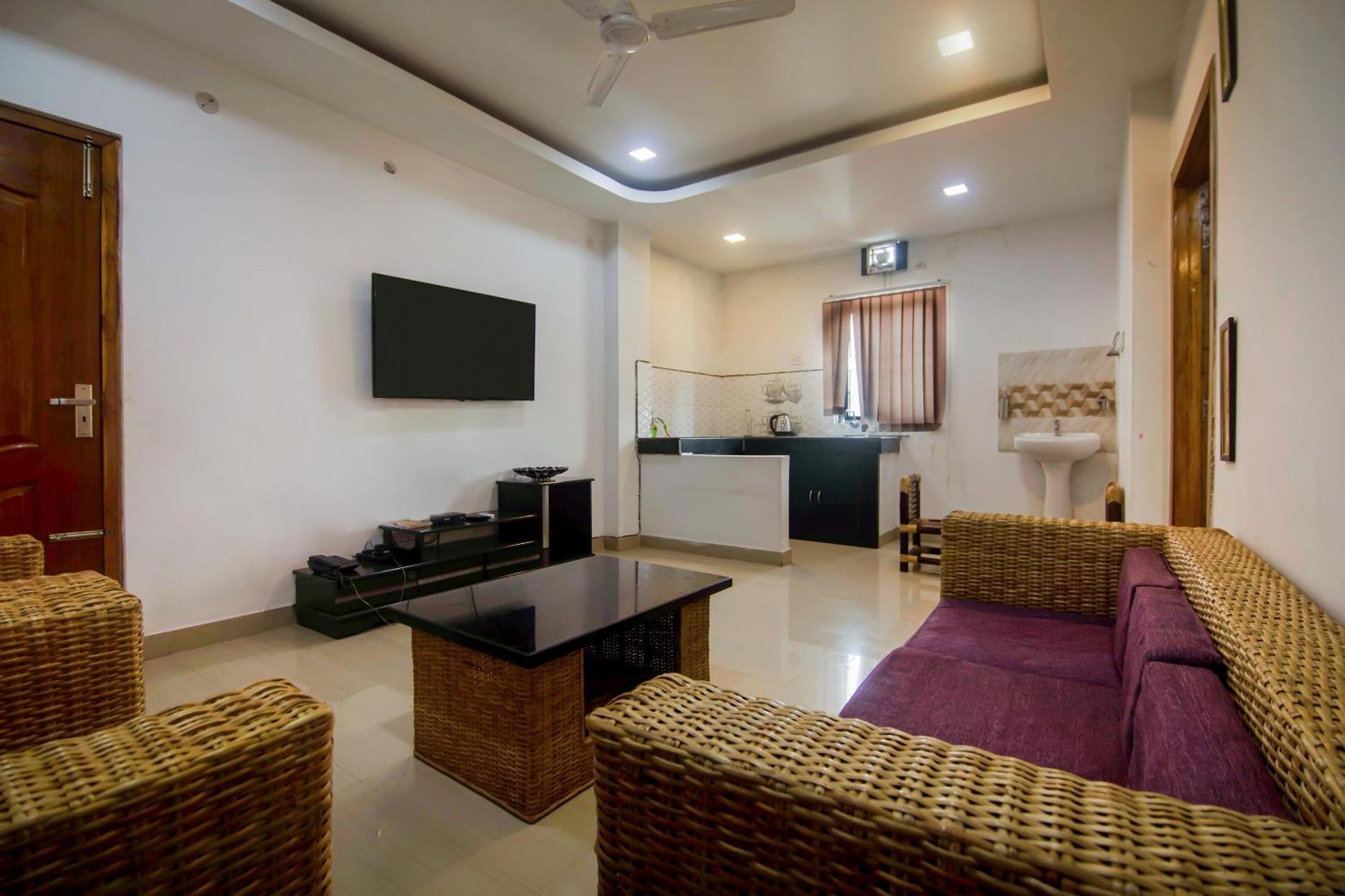 Collection O The Blu Bell Nizarapar Path Guwahati Exterior foto