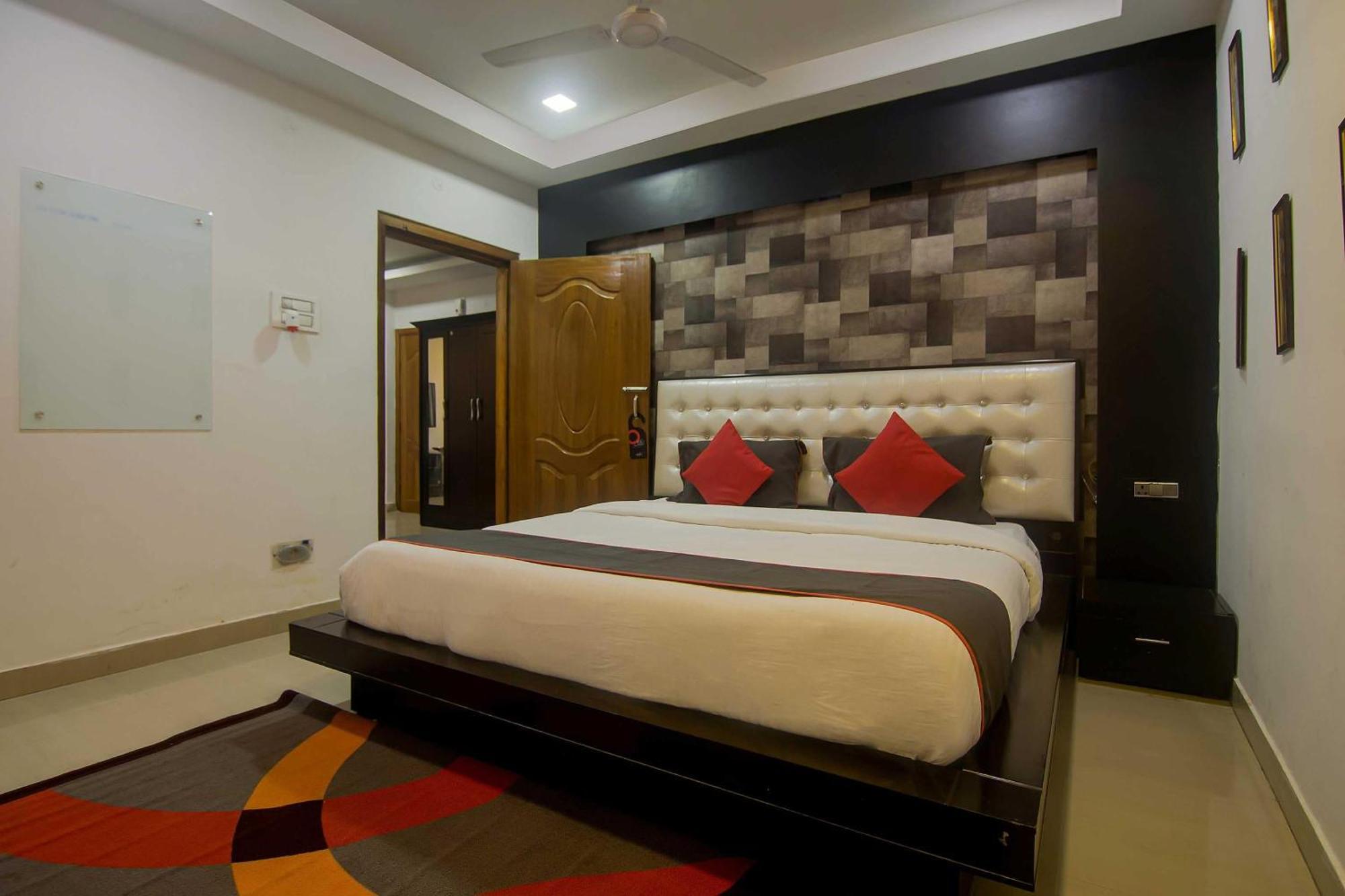Collection O The Blu Bell Nizarapar Path Guwahati Exterior foto
